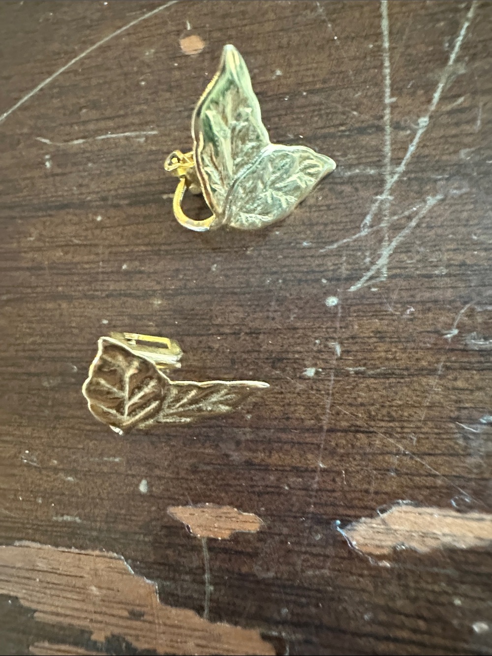 beautiful little light weight clip earrings gold plate of better untested
